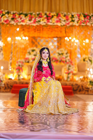 Roman & Areeja Mehndi 00159