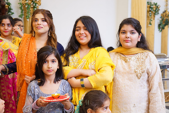 Ghufran & Fareeha Mehndi 00183