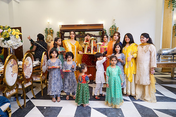 Ghufran & Fareeha Mehndi 00193