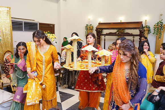 Ghufran & Fareeha Mehndi 00194