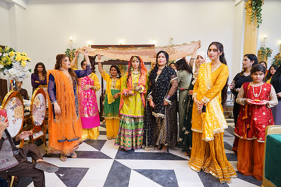 Ghufran & Fareeha Mehndi 00197