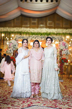 Roman & Areeja Barat 00243