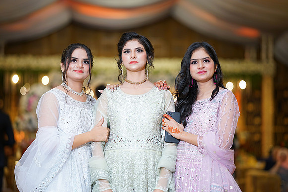 Roman & Areeja Barat 00258