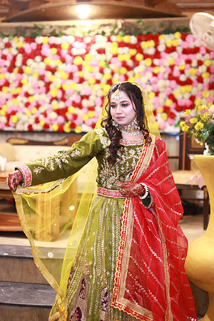Usama & Bisma Mehndi 00120