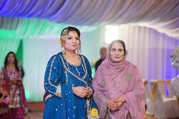 Ayesha & Arslan Mehndi 00167