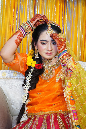 Rafiya & Fahad Mehndi 00039