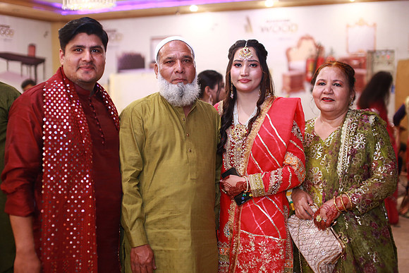 Usama & Bisma Mehndi 00181