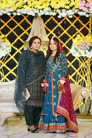 Ayesha & Arslan Mehndi 00218