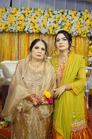 Rafiya & Fahad Mehndi 00173
