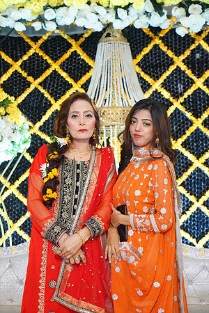Ayesha & Arslan Mehndi 00125