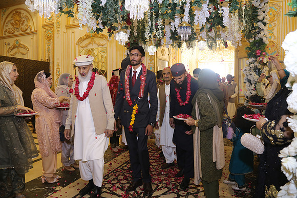 Almas Barat at Grand Empire 00143