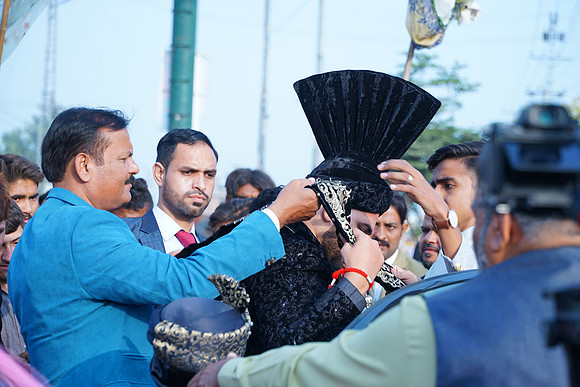 Usman & Asma Barat 00071