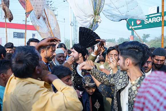 Usman & Asma Barat 00079