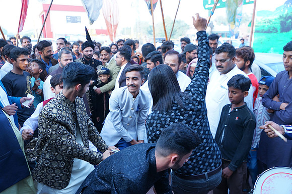 Usman & Asma Barat 00092