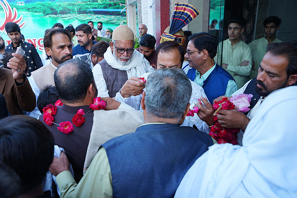 Usman & Asma Barat 00098