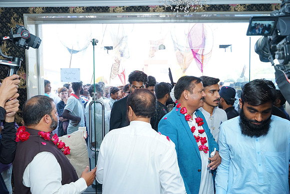 Usman & Asma Barat 00102