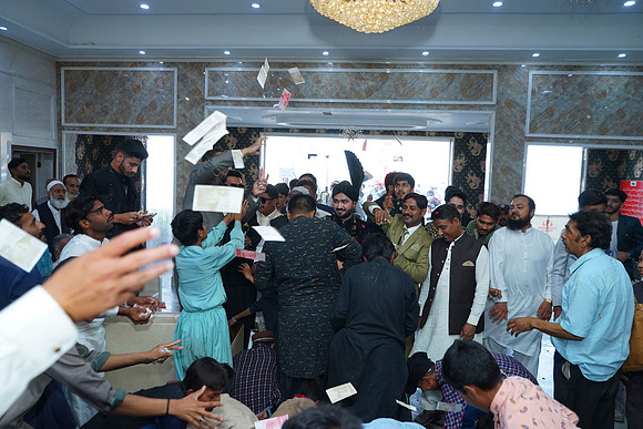 Usman & Asma Barat 00119