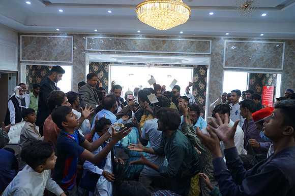 Usman & Asma Barat 00126
