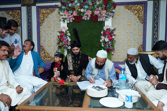 Usman & Asma Barat 00152