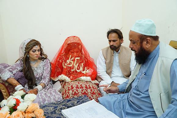 Usman & Asma Barat 00172