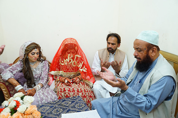 Usman & Asma Barat 00180