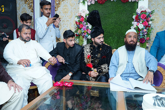 Usman & Asma Barat 00186
