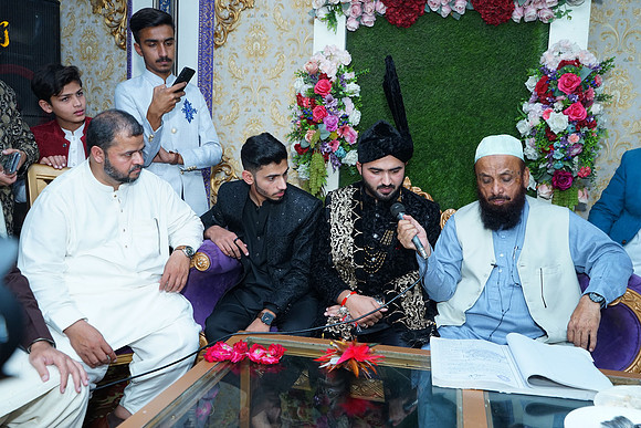 Usman & Asma Barat 00199