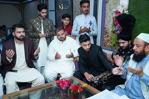 Usman & Asma Barat 00207