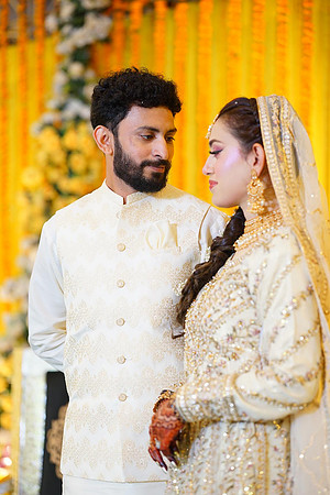 Sana & Ijaz Mehndi 00011