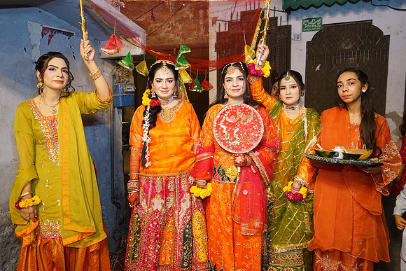 Rafiya & Fahad Mehndi 00237