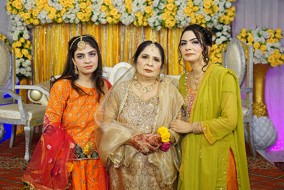 Rafiya & Fahad Mehndi 00178