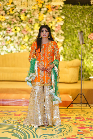 Ihtasham & Iqra Mehndi 00093