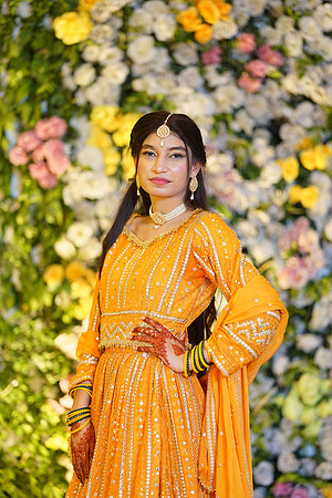Ihtasham & Iqra Mehndi 00185