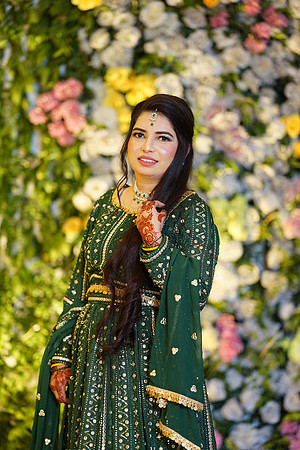 Ihtasham & Iqra Mehndi 00192