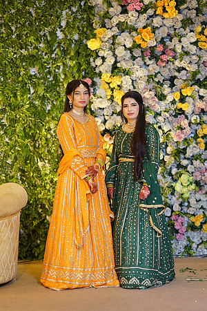 Ihtasham & Iqra Mehndi 00197