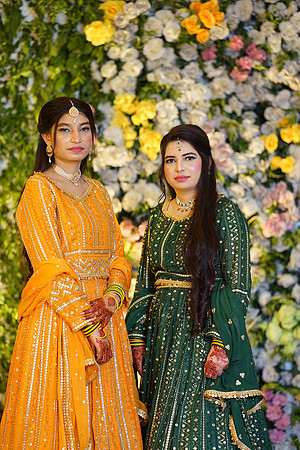 Ihtasham & Iqra Mehndi 00198
