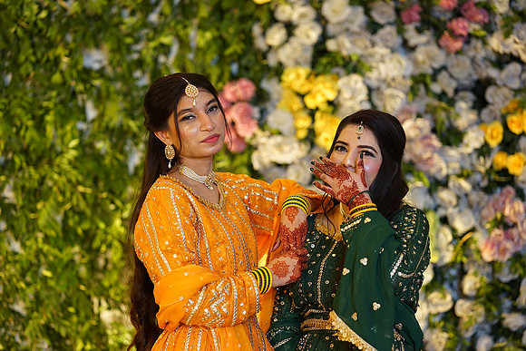Ihtasham & Iqra Mehndi 00204