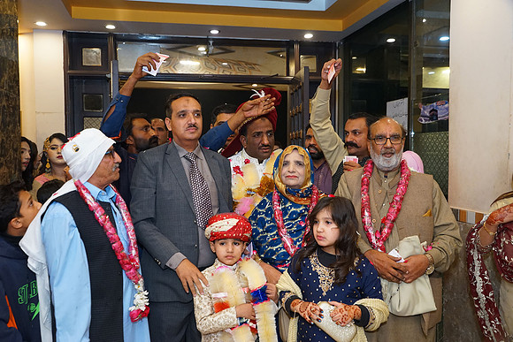 Asif & Kanwal Barat 00083