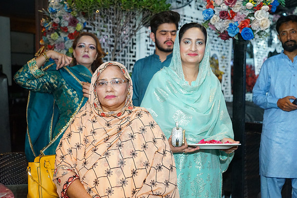 Fatima & Anjum 00150
