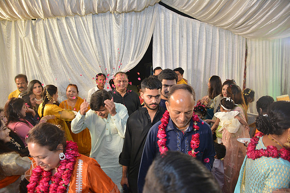 Usama & Bisma Mayon 00189