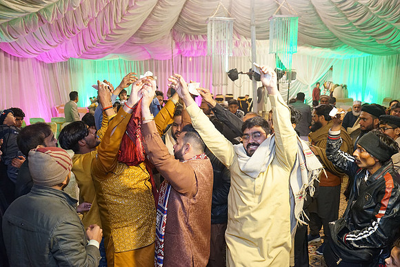 Junaid & Mehwish Mehndi 00164