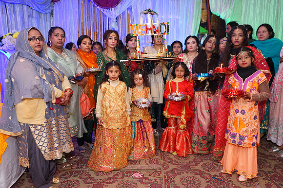 Fayaz & Anum Mehndi 00063