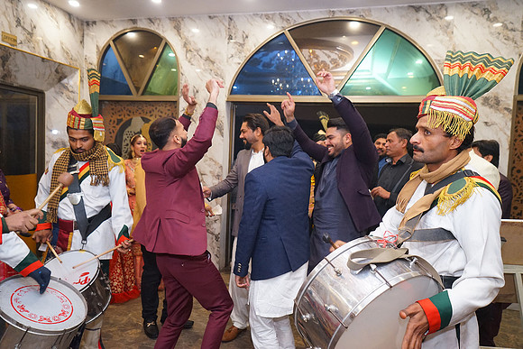 Fayaz & Anum Barat 00100