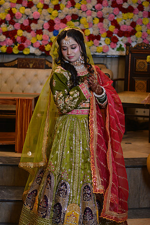 Usama & Bisma Mehndi 00044