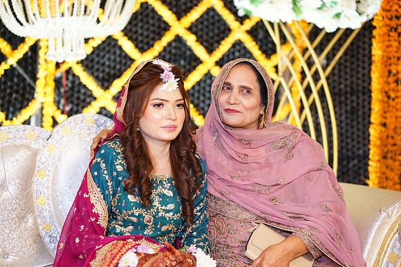 Ayesha & Arslan Mehndi 00210
