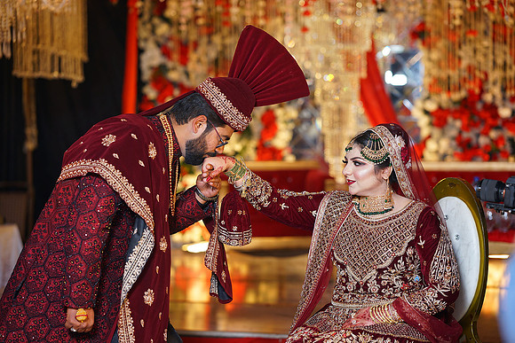 Subhan & Tabinda Barat 00215