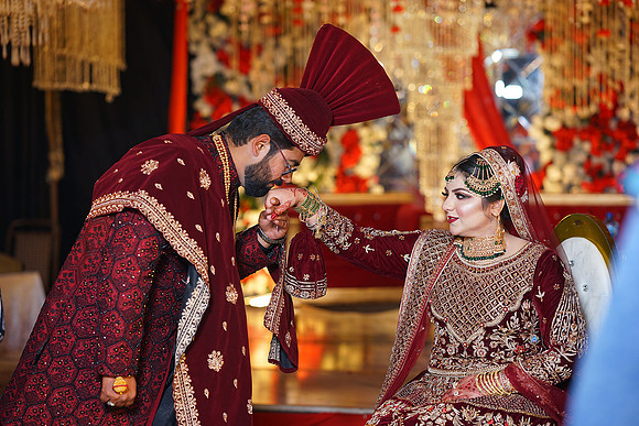 Subhan & Tabinda Barat 00216
