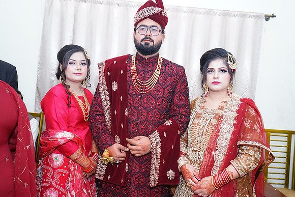 Subhan & Tabinda Barat 00248