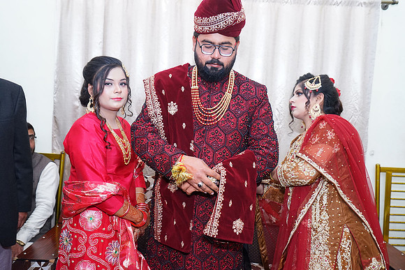 Subhan & Tabinda Barat 00247
