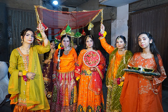 Rafiya & Fahad Mehndi 00221